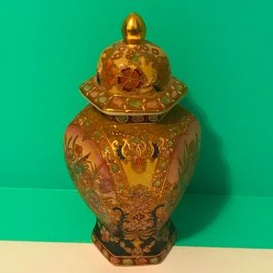Chinese Vintage Porcelain Ginger Jar